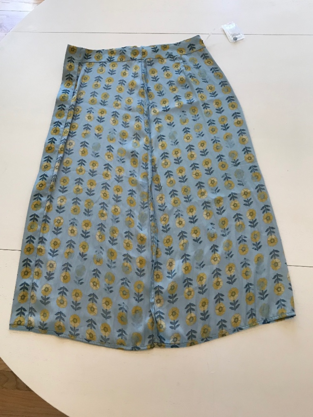 TRENDING 🔥 BOHO-CHIC ALL OVER FLORAL PRINT 90’S RETRO SATIN FREE PEOPLE SKIRT - Picture 9 of 13